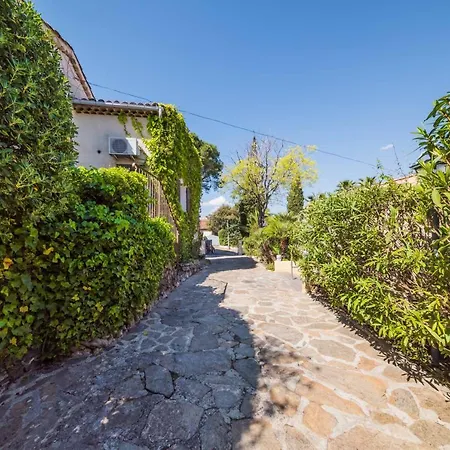 Les Capucines Saint Tropez 4*