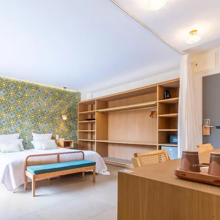 Hotell Les Capucines Saint Tropez 4*